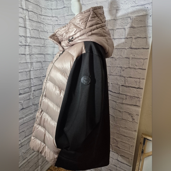 Calvin Klein Women's Hooded Puffer Jacket - Rosy Beige & Black - Picture 7 of 10